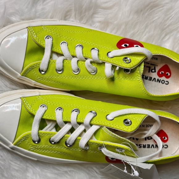 Comme des Garçons PLAY Unisex Play Converse Low-Top Sneakers Lime Green - M8/W10 - Picture 2 of 4